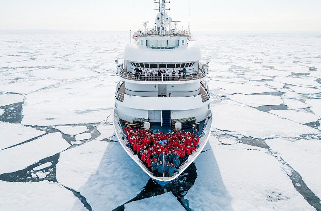 l'équipage du Sea Spîrit sur la proue