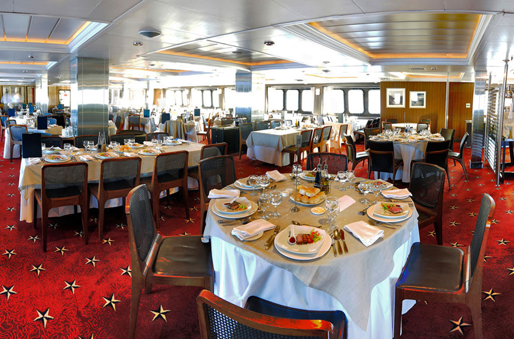 le restaurant à bord