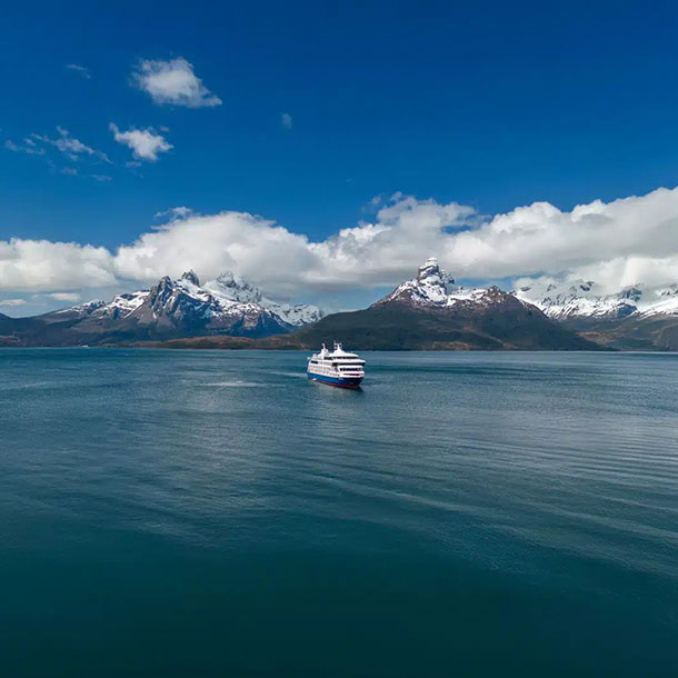 Le ventus Australis au pied de la cordillere darwin