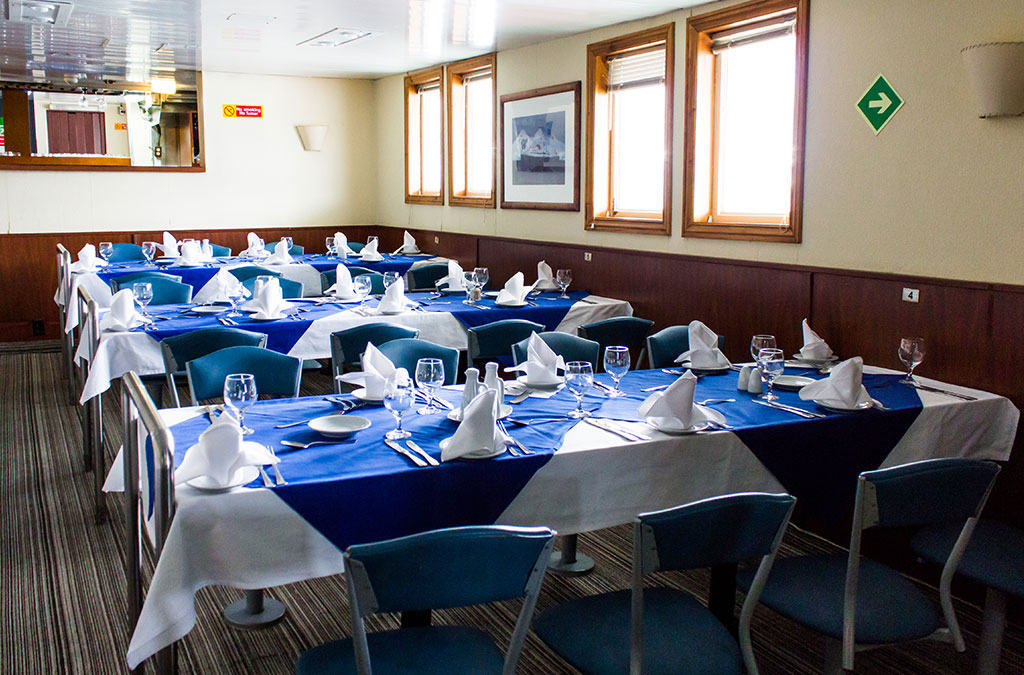 salle à manger du bateau Ushuaia