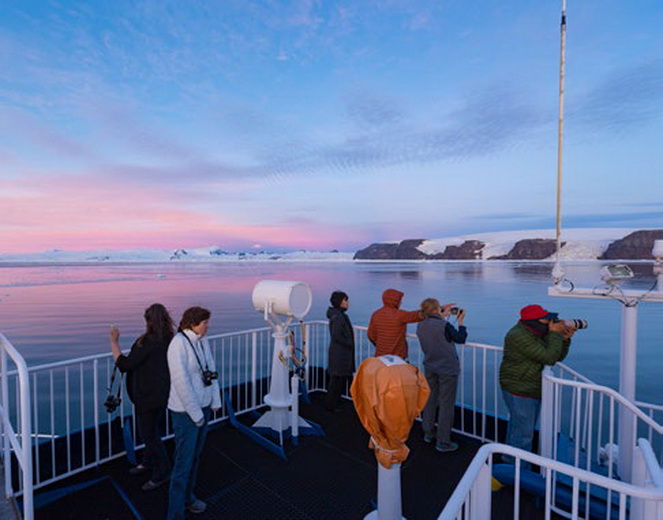 coucher de soleil sur l'antarctique
