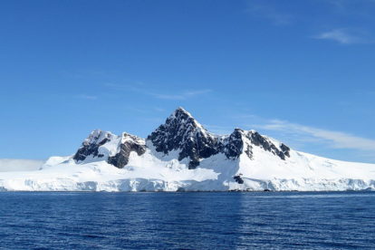 voilier en antarctique