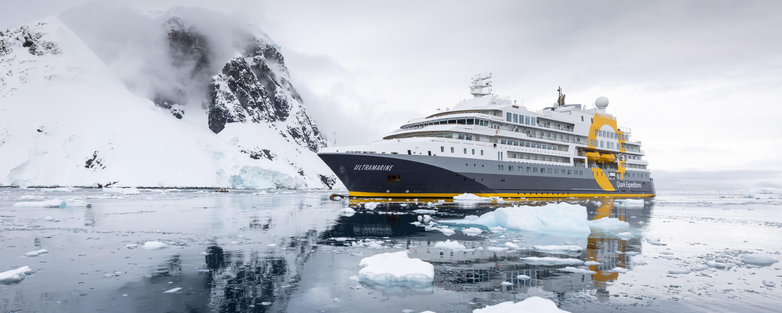 photo du bateau Ultramarine en Antarctique