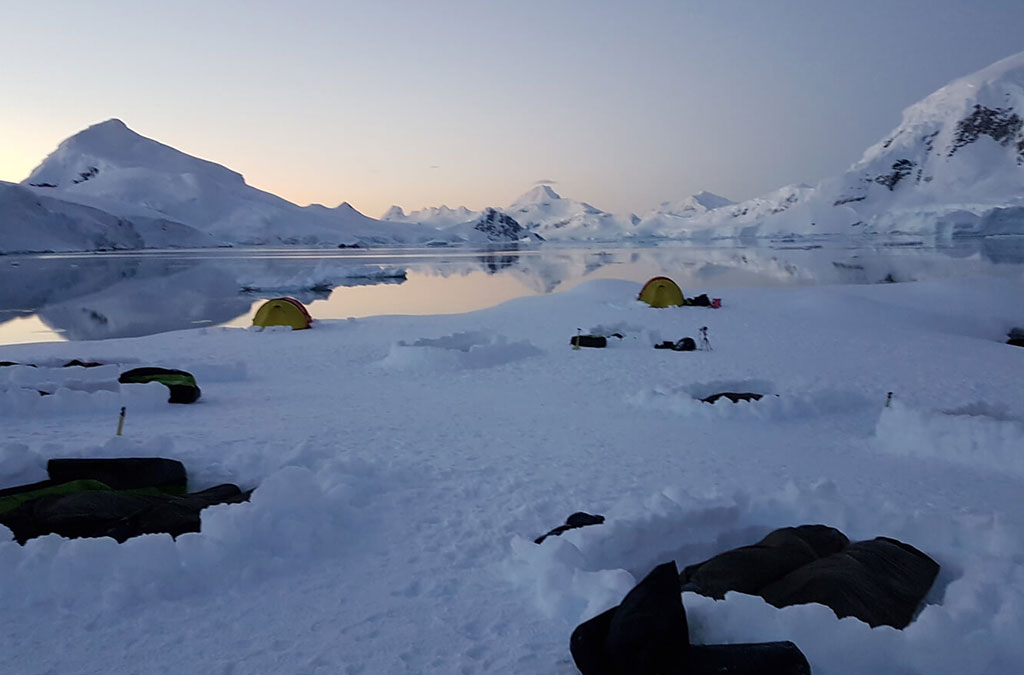multi activites enantarctique bivouac camping