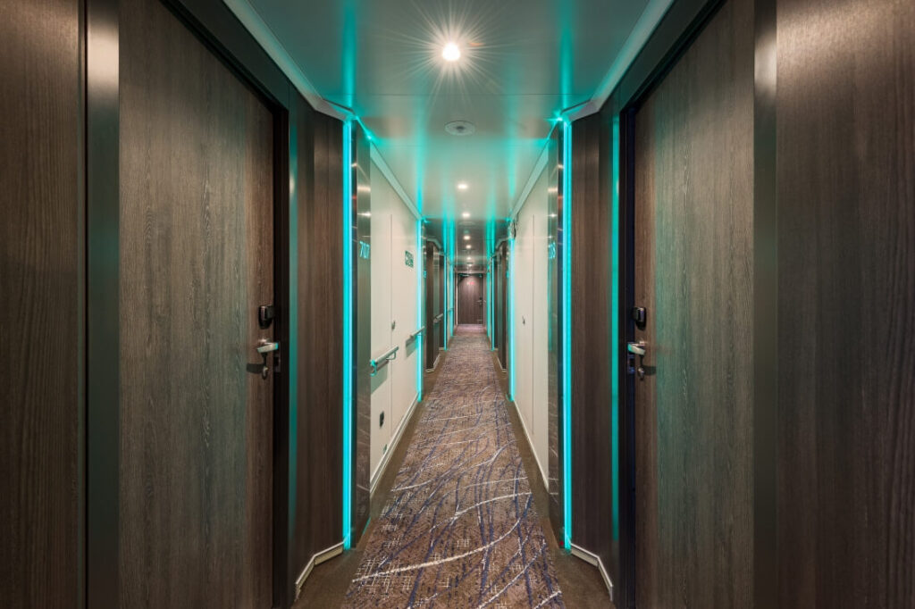 couloir d'accès aux cabines sur le Hondius