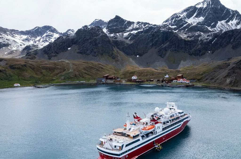 Exploris One au mouillage devant Grytviken
