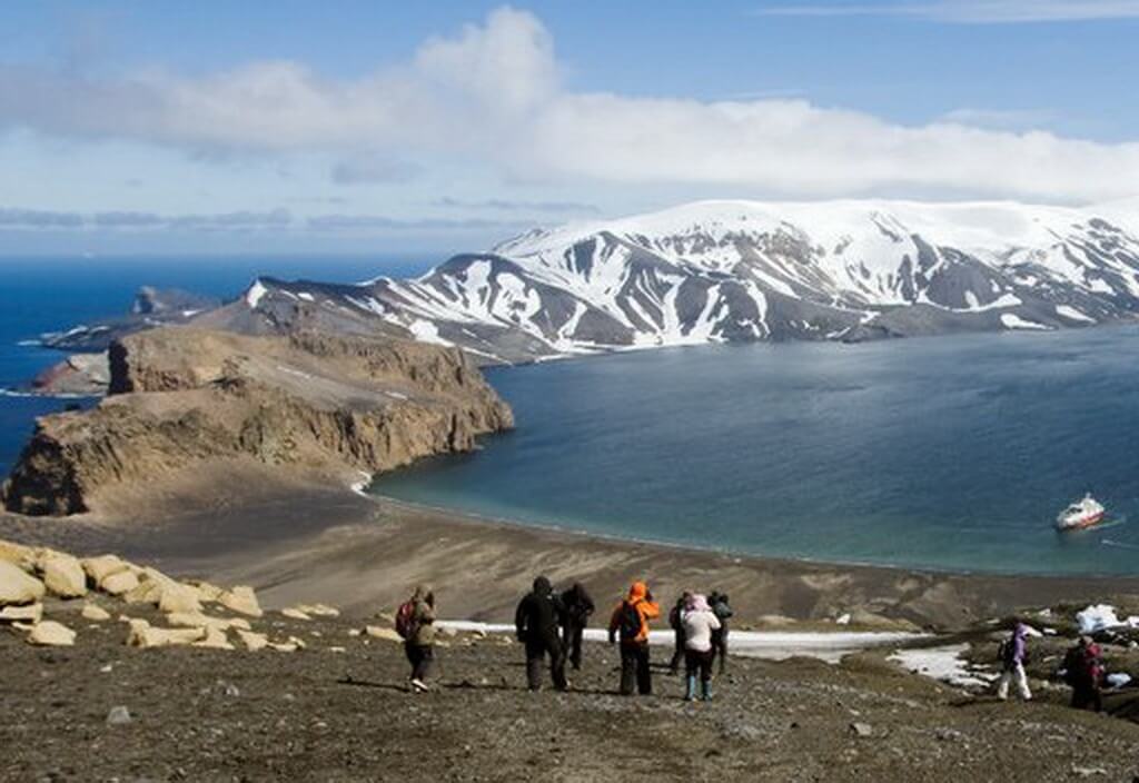 point de vue panoramique sur les hauteur de l'ile deception